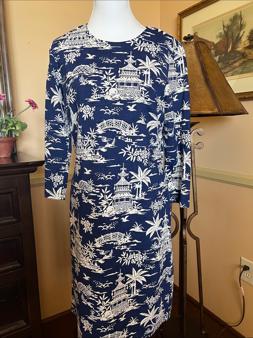 J. McLaughlin Navy and White Tonsai Palms Three Quarter Sleeve Dress NWOT Med